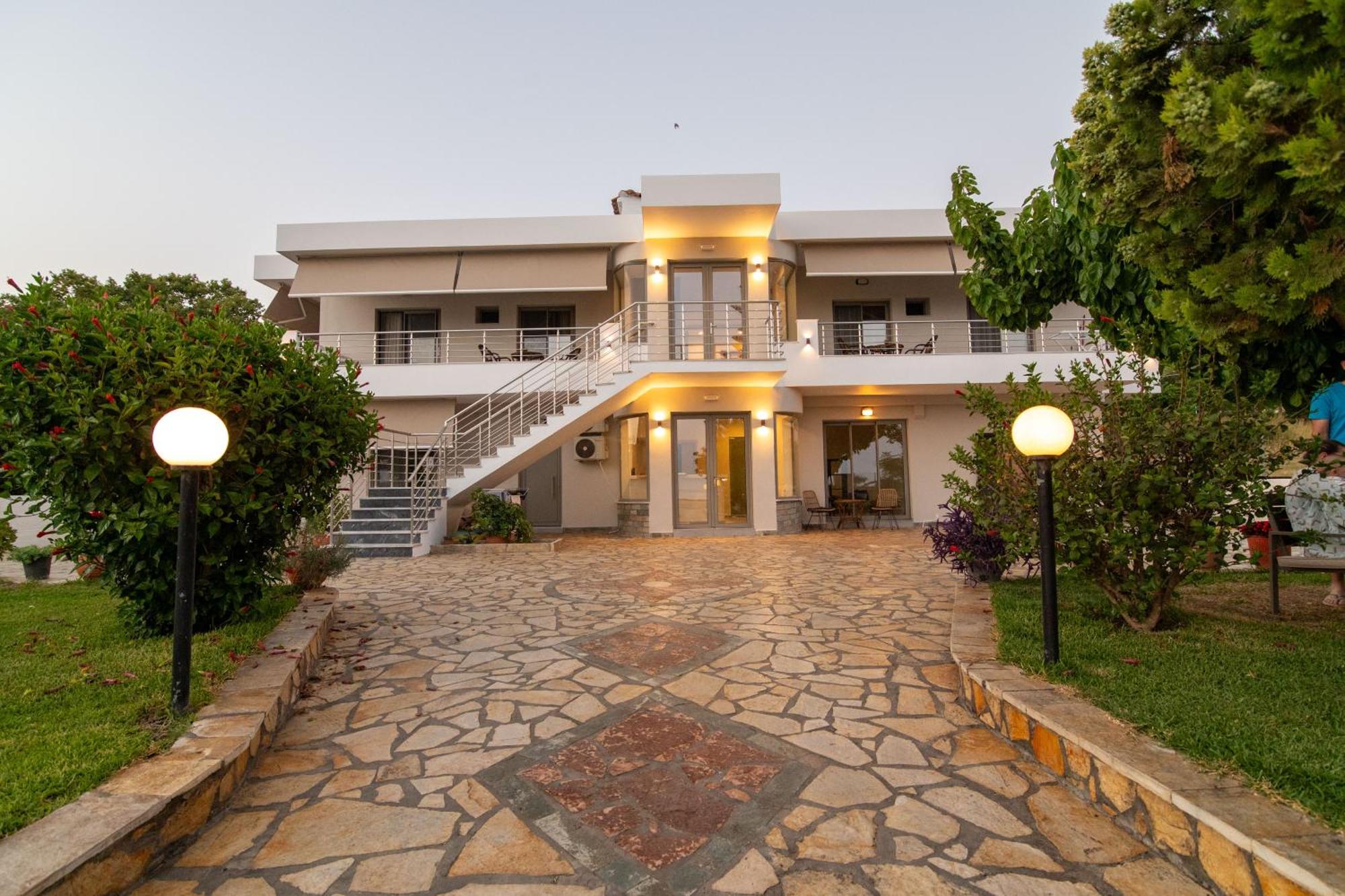 Raptis Apartments Ligia  Экстерьер фото